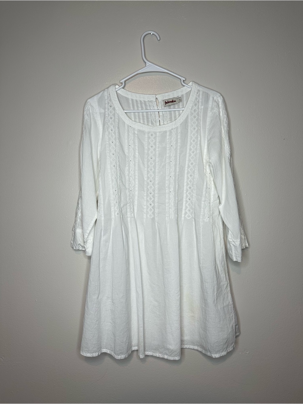 Fabindia Women's White 3/4 Sleeve Tunic Top Size L Embroidered Stud Boho Casual